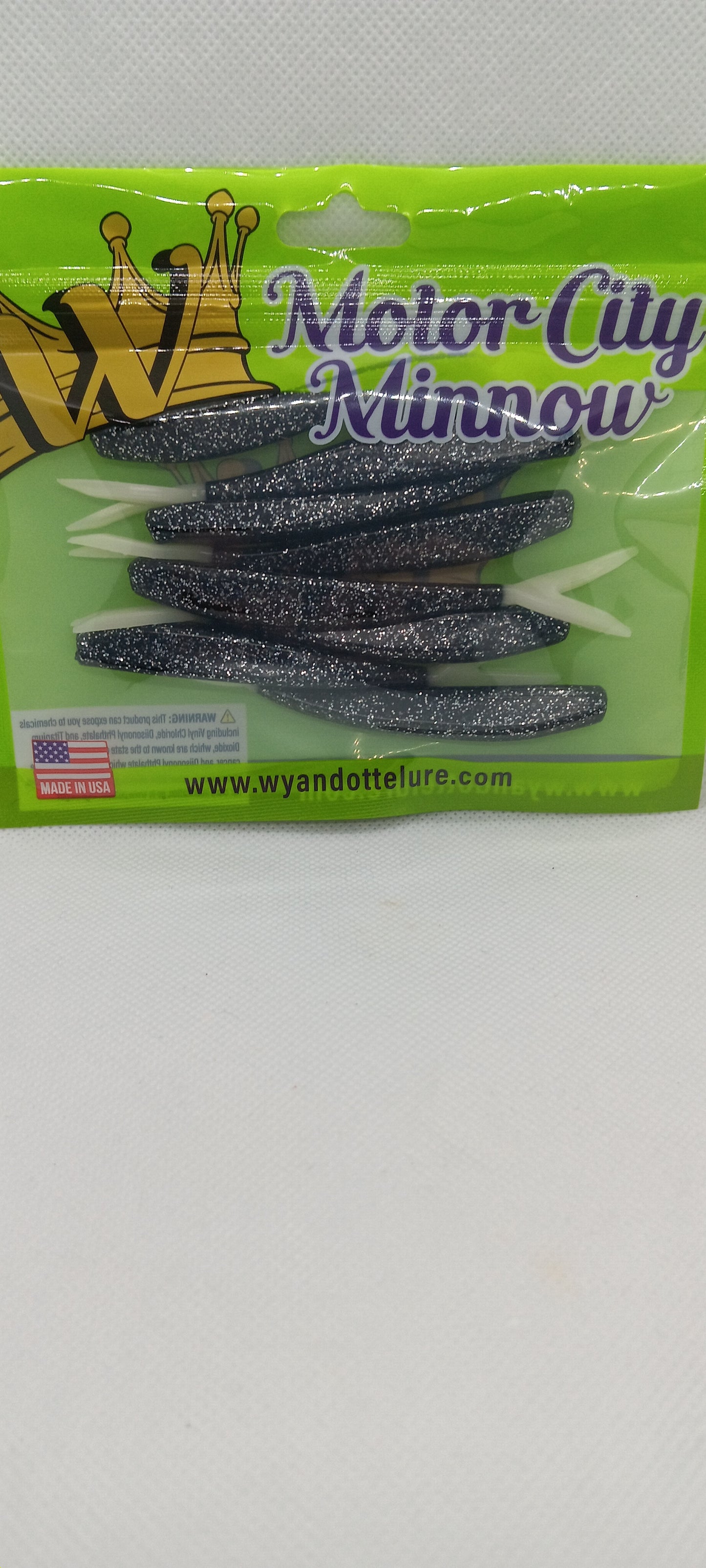 Motor City Minnow - Orca Glow tail - 8 ct